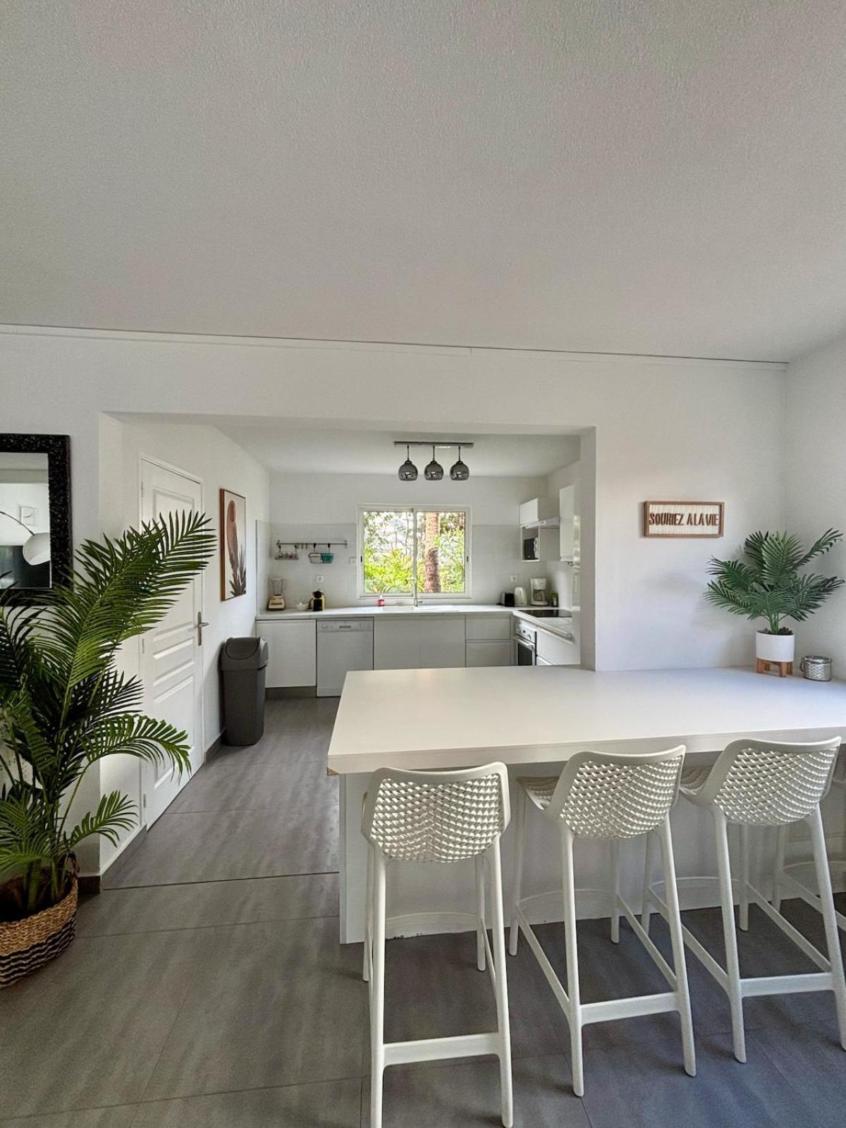 Villa Magellan, Walkable Orient Bay Beach, Private Pool Eksteriør billede